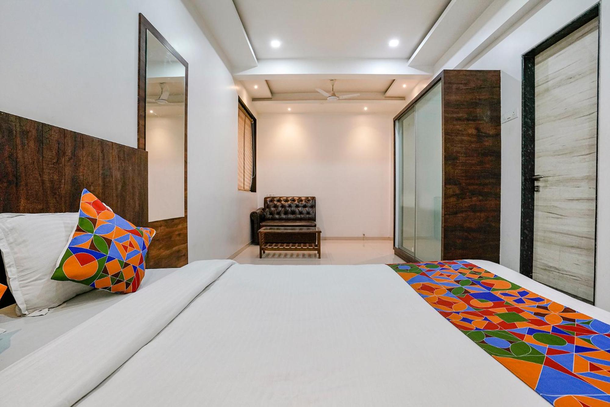 Fabhotel Krishna Inn Kashele Exterior photo