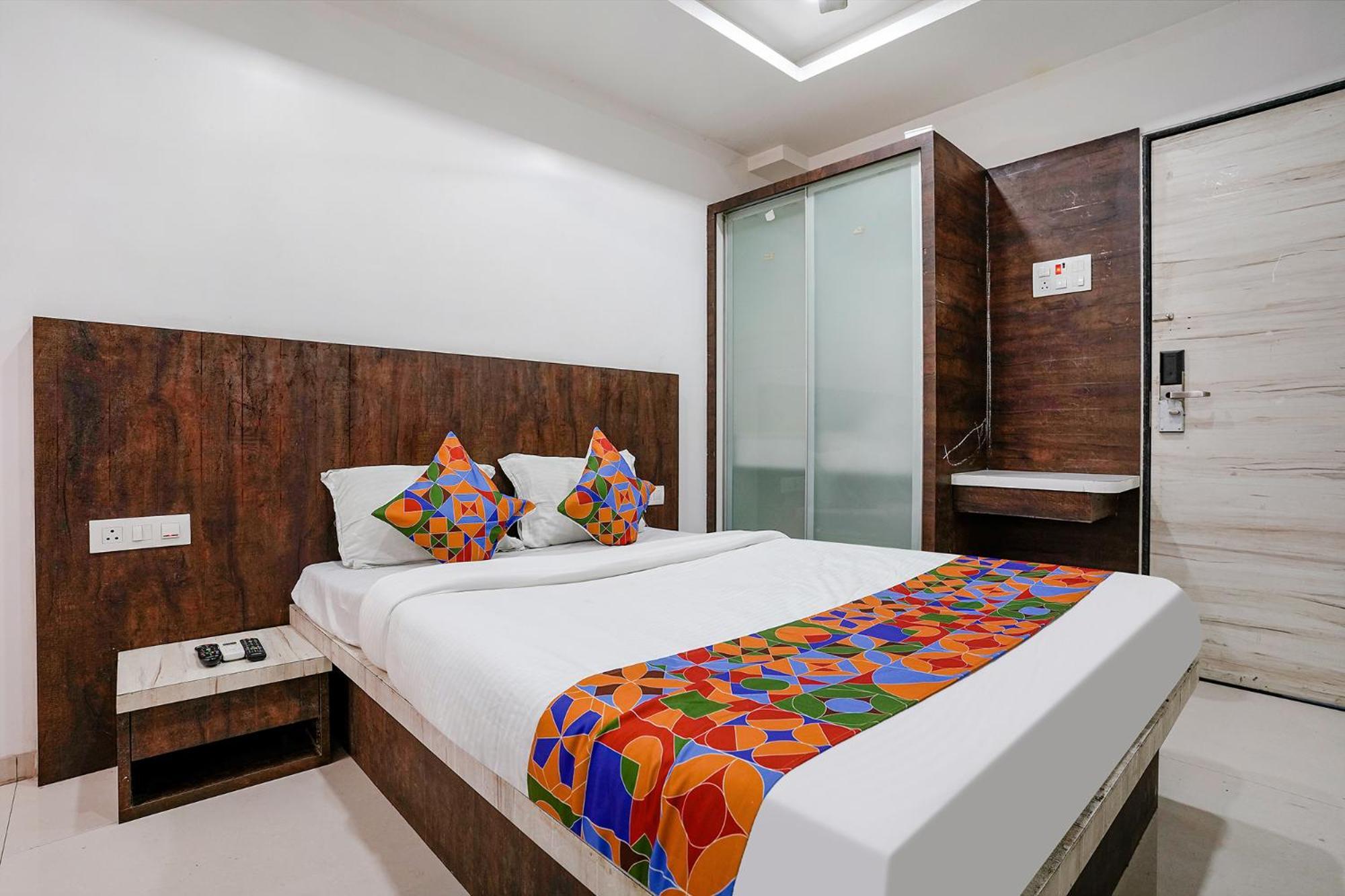 Fabhotel Krishna Inn Kashele Exterior photo