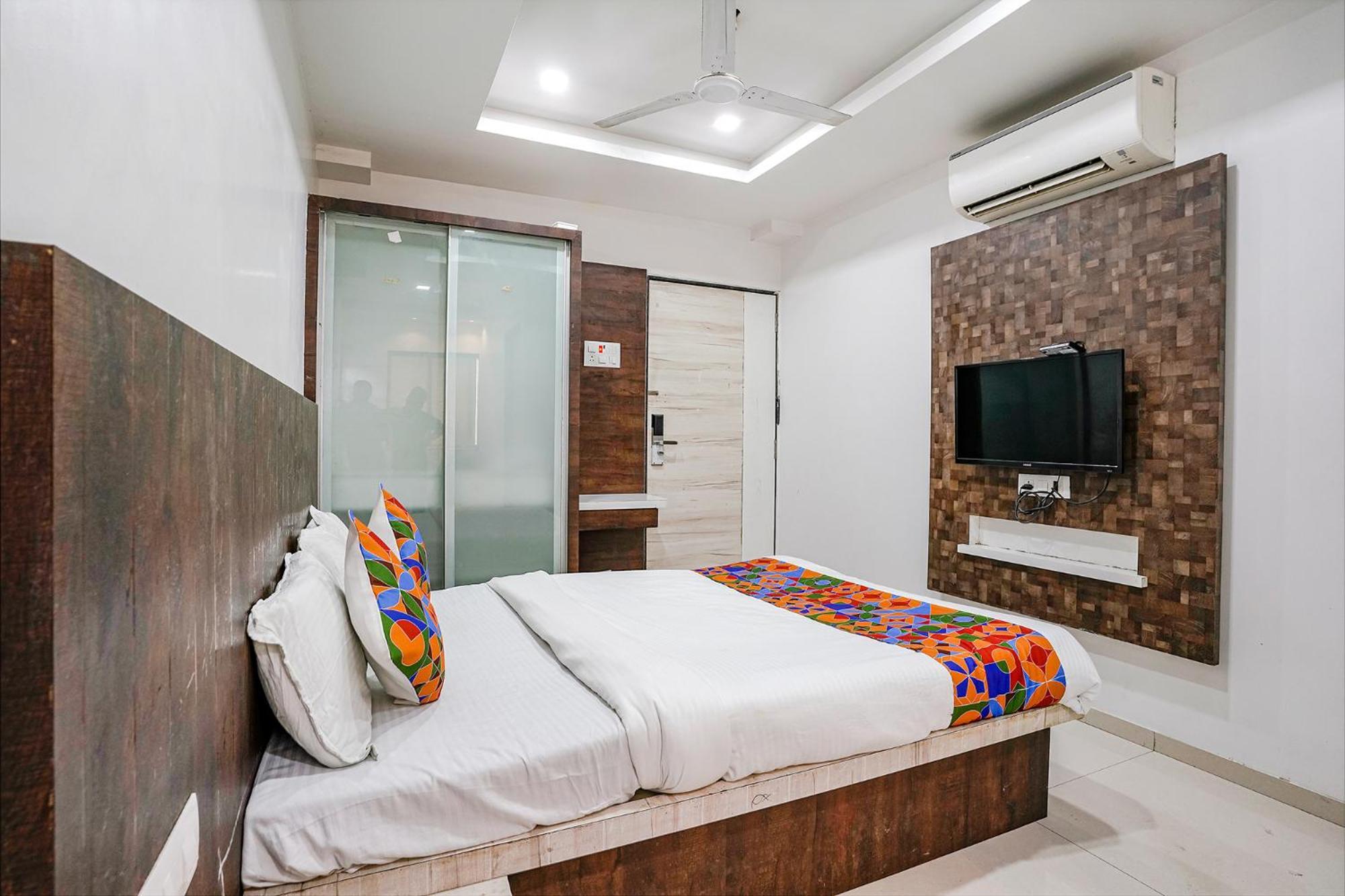 Fabhotel Krishna Inn Kashele Exterior photo